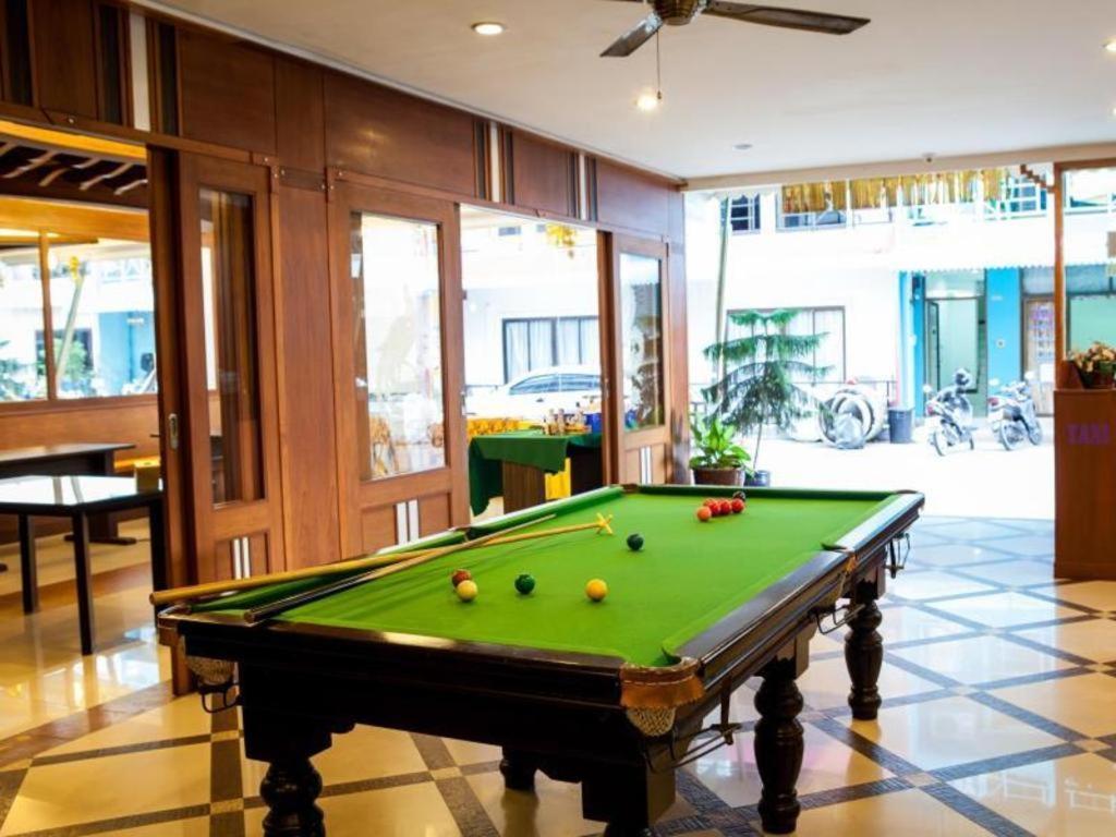 Triple Rund Place Hotel Patong Exterior photo