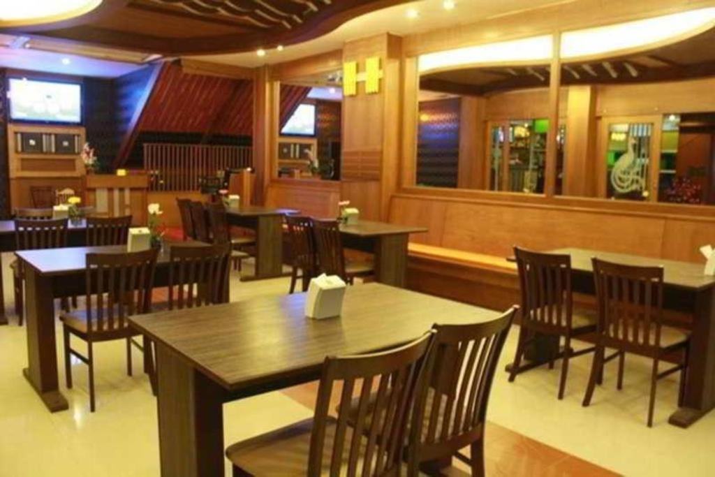 Triple Rund Place Hotel Patong Exterior photo