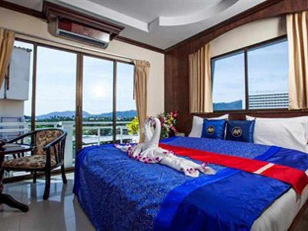 Triple Rund Place Hotel Patong Exterior photo