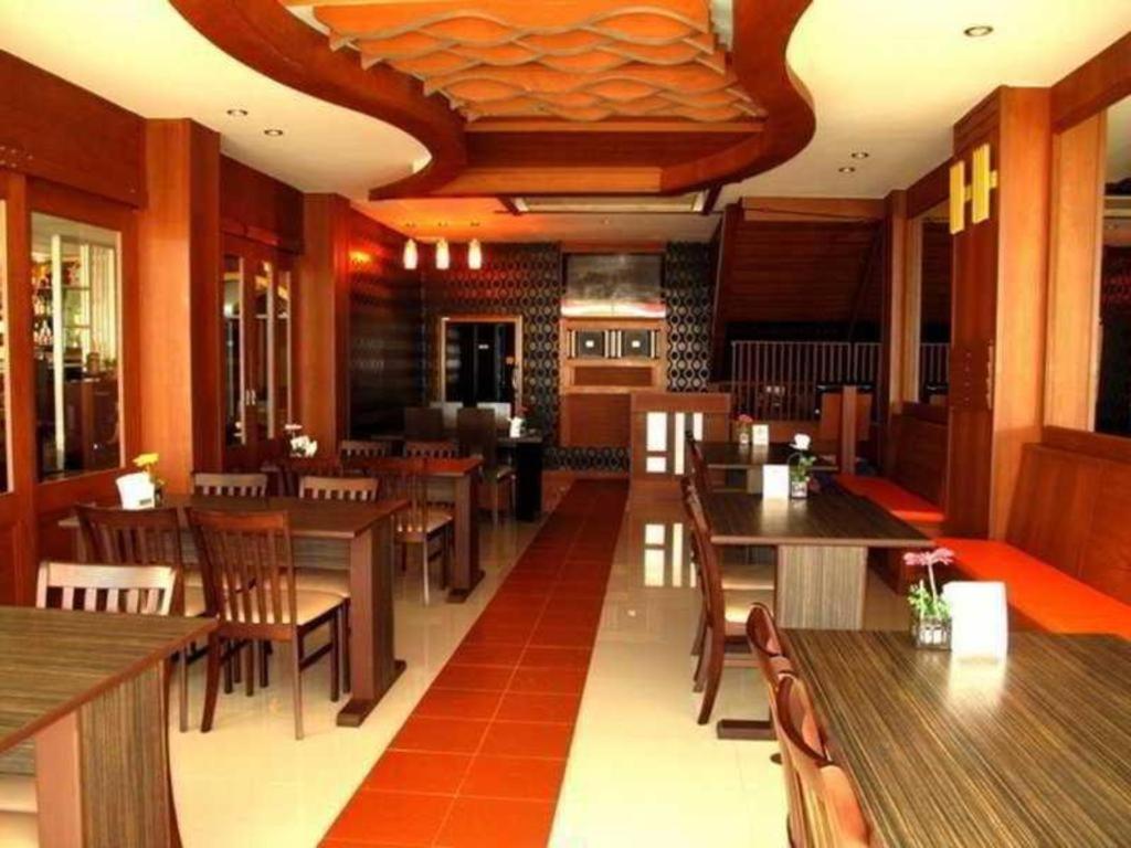 Triple Rund Place Hotel Patong Exterior photo