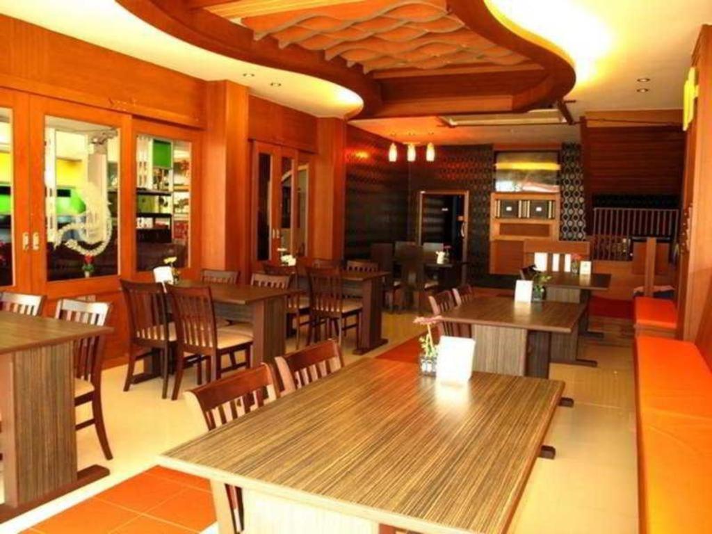 Triple Rund Place Hotel Patong Exterior photo