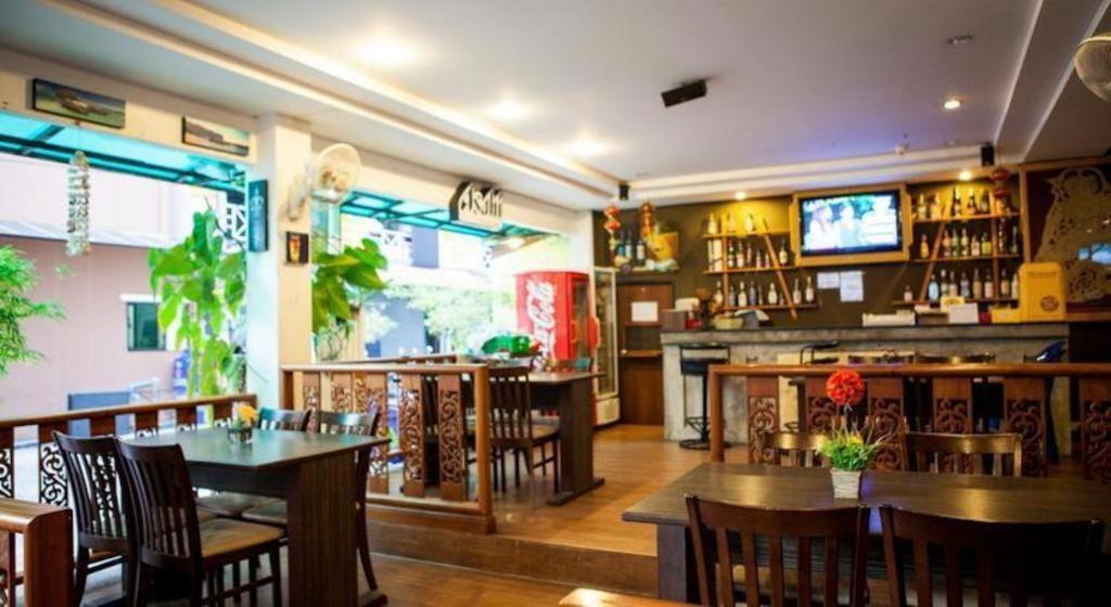 Triple Rund Place Hotel Patong Exterior photo