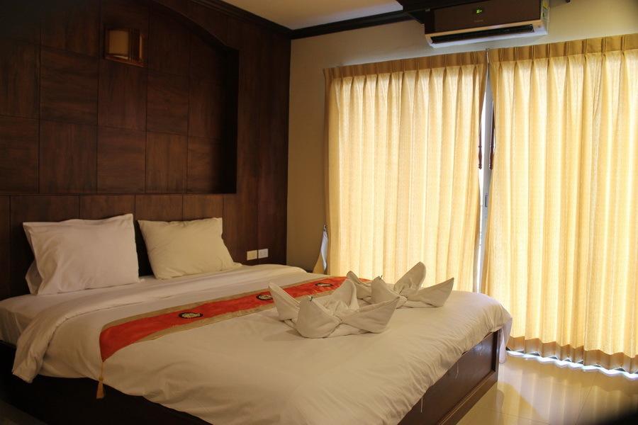 Triple Rund Place Hotel Patong Exterior photo