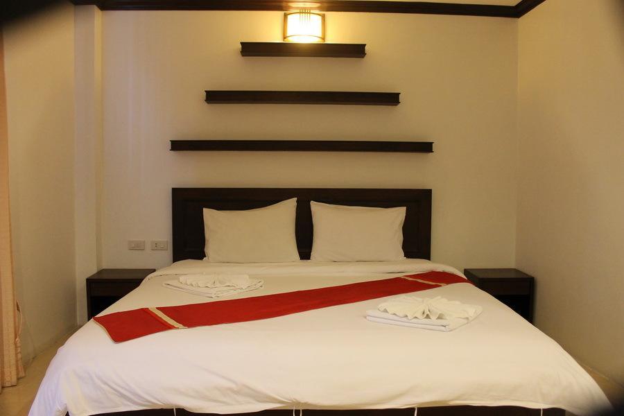 Triple Rund Place Hotel Patong Exterior photo